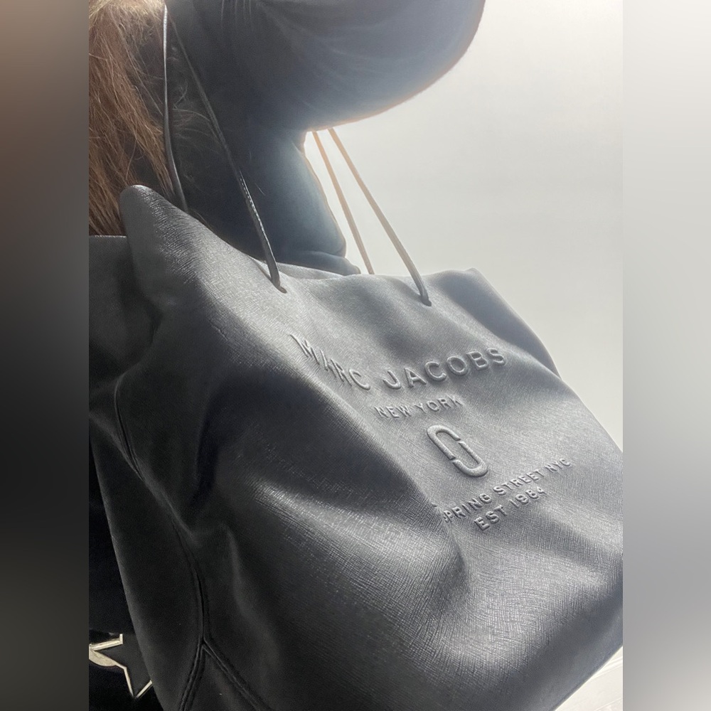 Marc Jacobs East West Logo Shopper Tote Bag - Picture 2 of 11